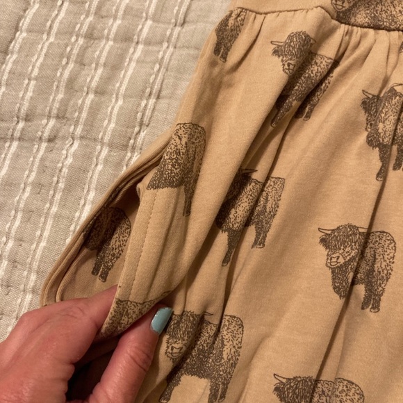 Kate Quinn highland cow dress - Picture 3 of 4